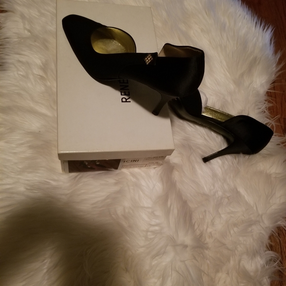 Beautiful shoes - Picture 3 of 5